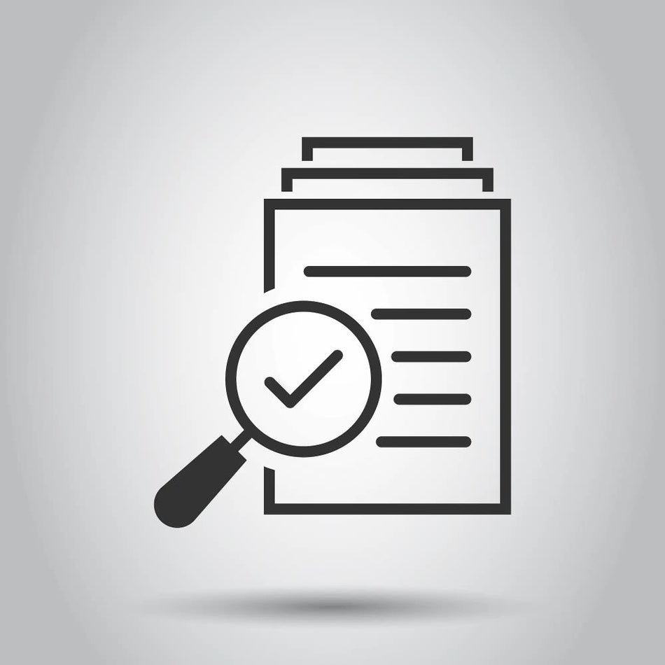 Symbolbild für Angebotsvergleich: Dokument mit Lupe zur Analyse von PV-Angeboten